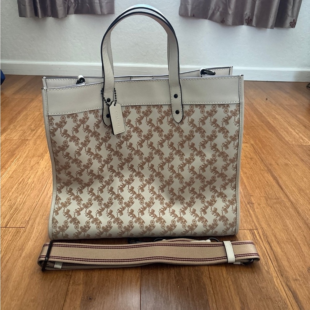 Coach Field Tote Bag 40 With Horse And Carriage Print